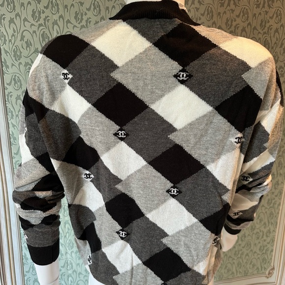Chanel Argyle Pullover - Picture 3 of 13